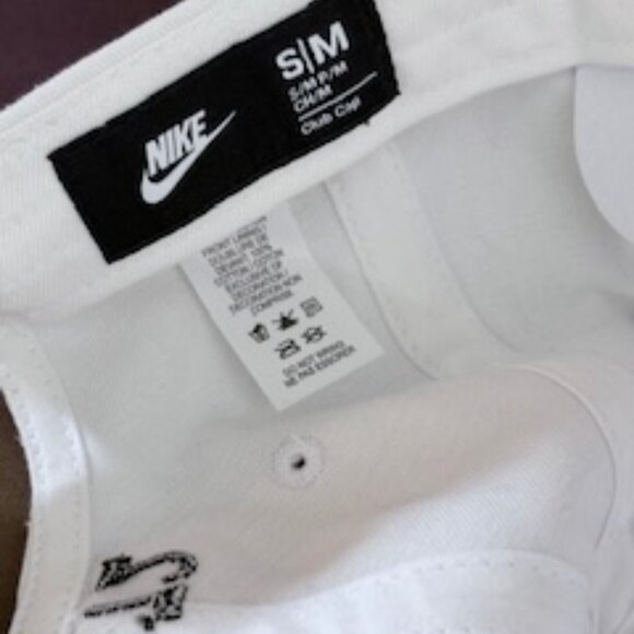 Nike 1972 Vintage Heritage Embroidered Cap, White with Adjustable Strap - Picture 3 of 4